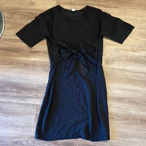 Black dress w bow